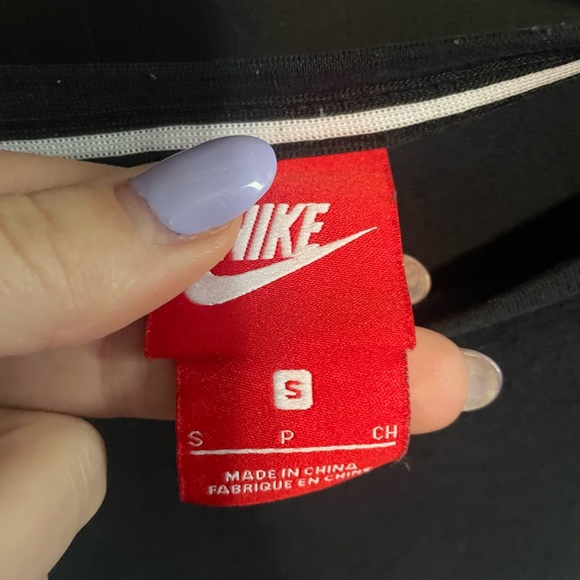 🔥3 for $15🔥 Long sleeve NIKE long sleeve shirt - Picture 2 of 4
